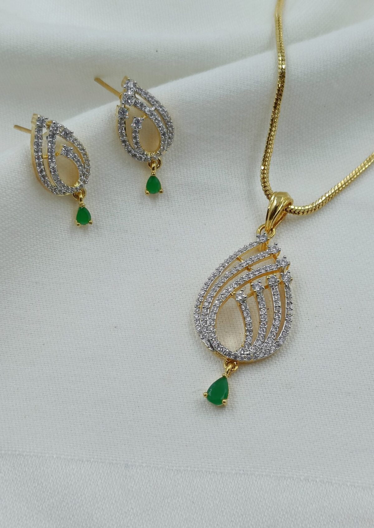 Rhodium Plated Designer Pendant Set