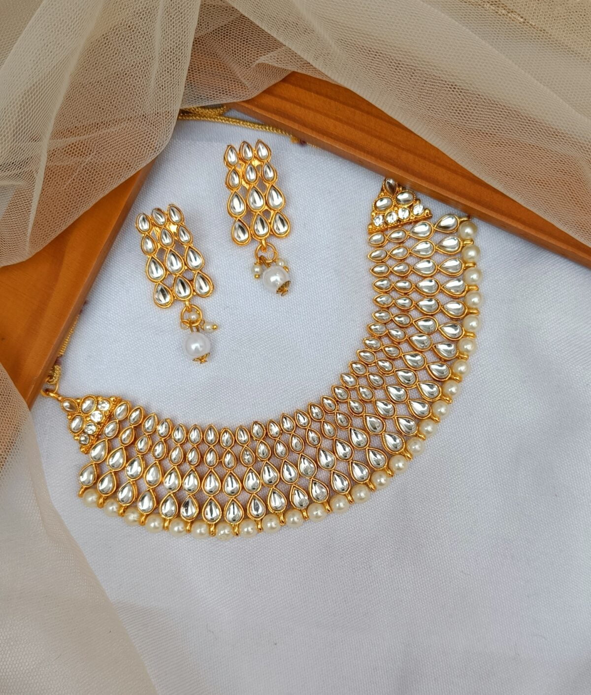 Golden Choker Heavy Kundan Set