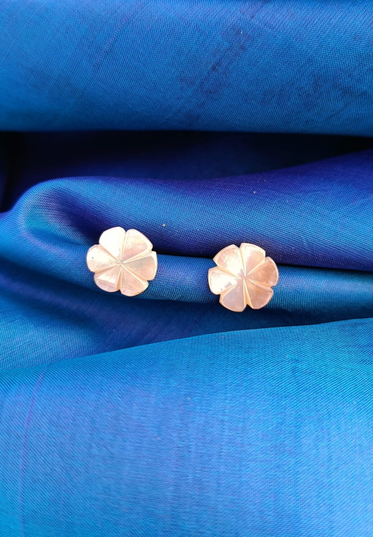 FHF Sea Shell Flower Stud Earrings